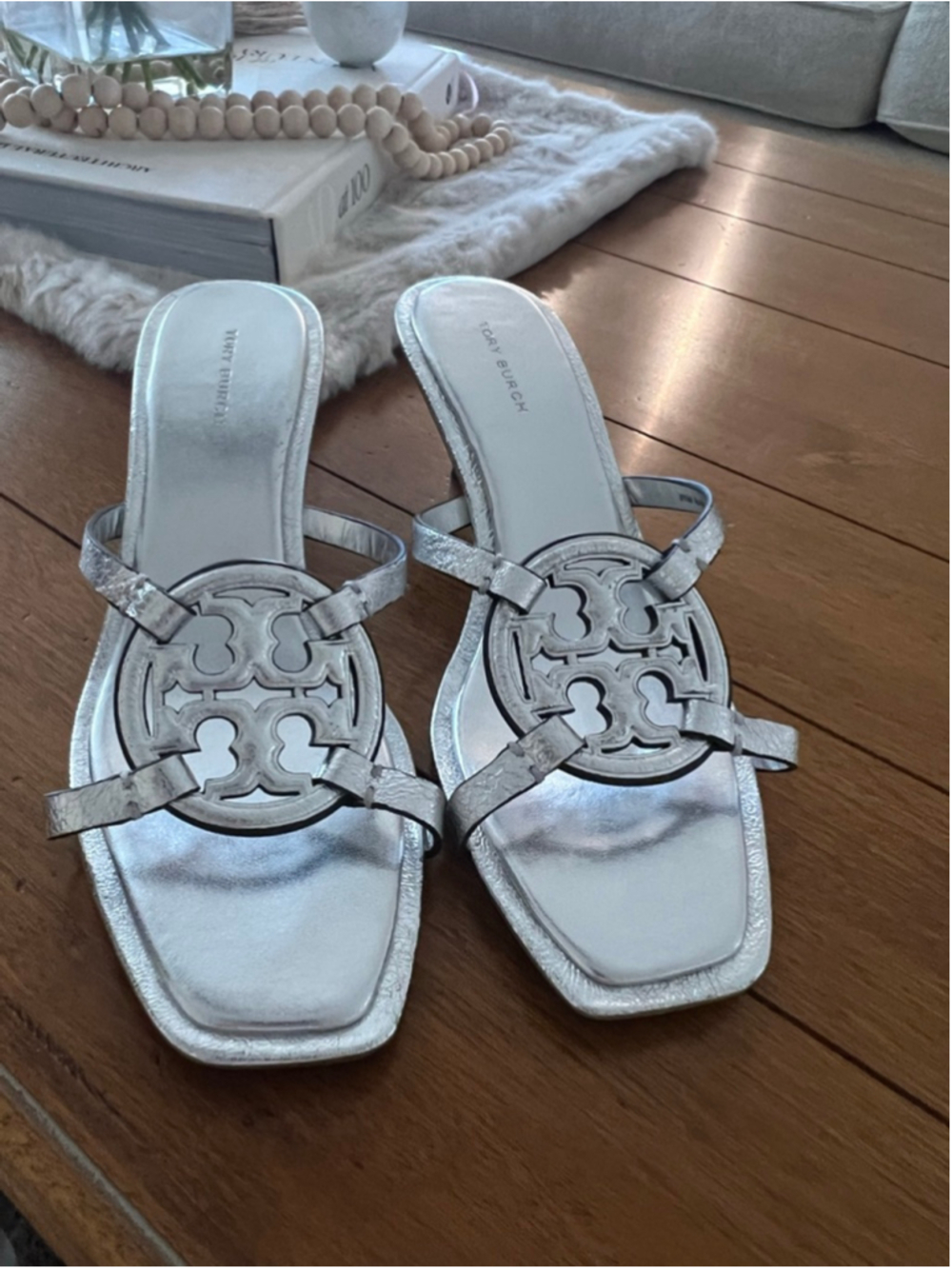 New Tory Burch Silver Leather Sandals Size 8.5
